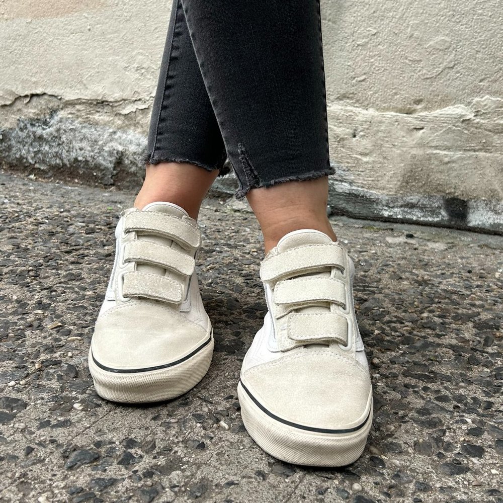 Womens Size 8.5 Vans OldSkool V Suede Canvas Shoe Velcro in Marshmallow/Turtle